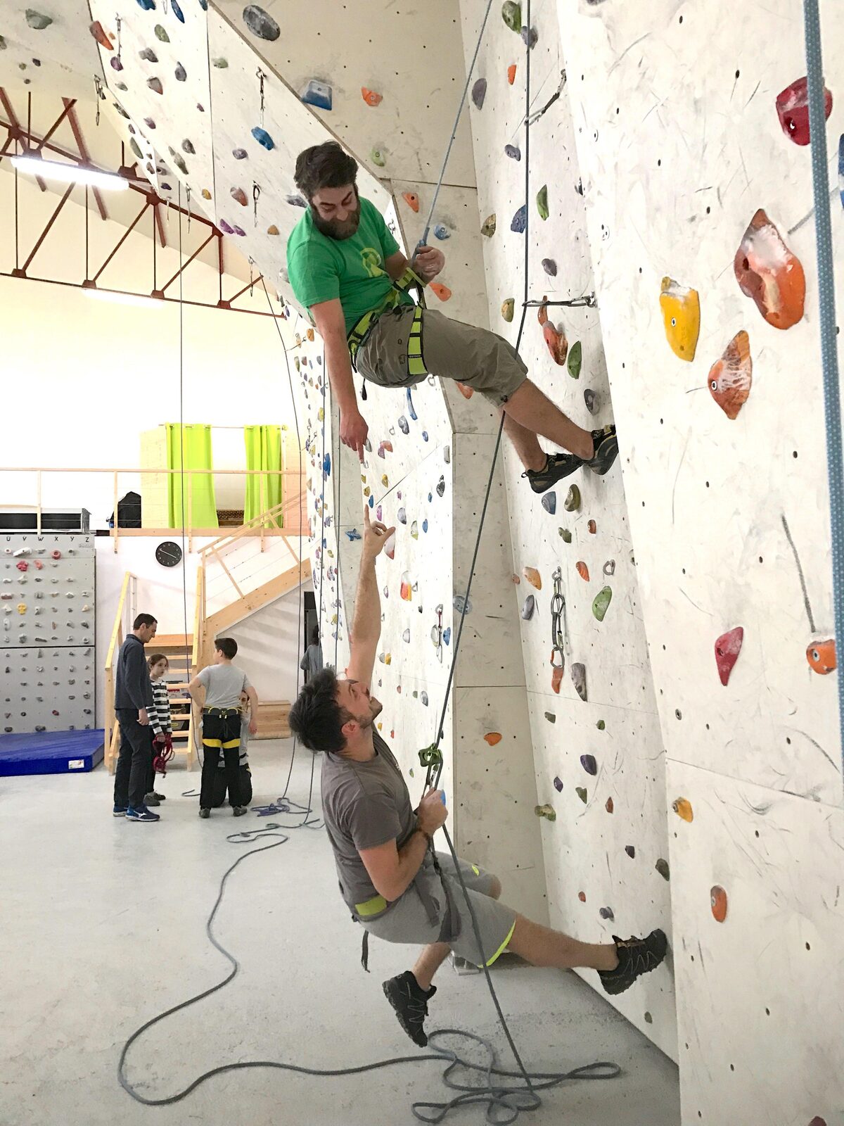 Corso di arrampicata su corda all'Accademia RCC
